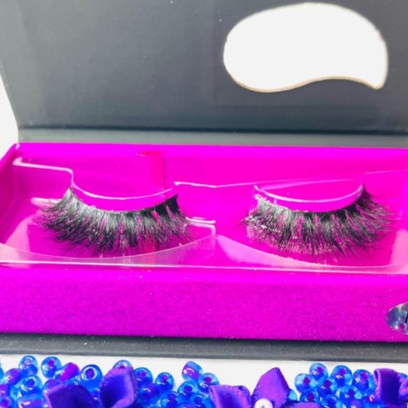 3D 100% Mink Lashes - Picture 3 of 4